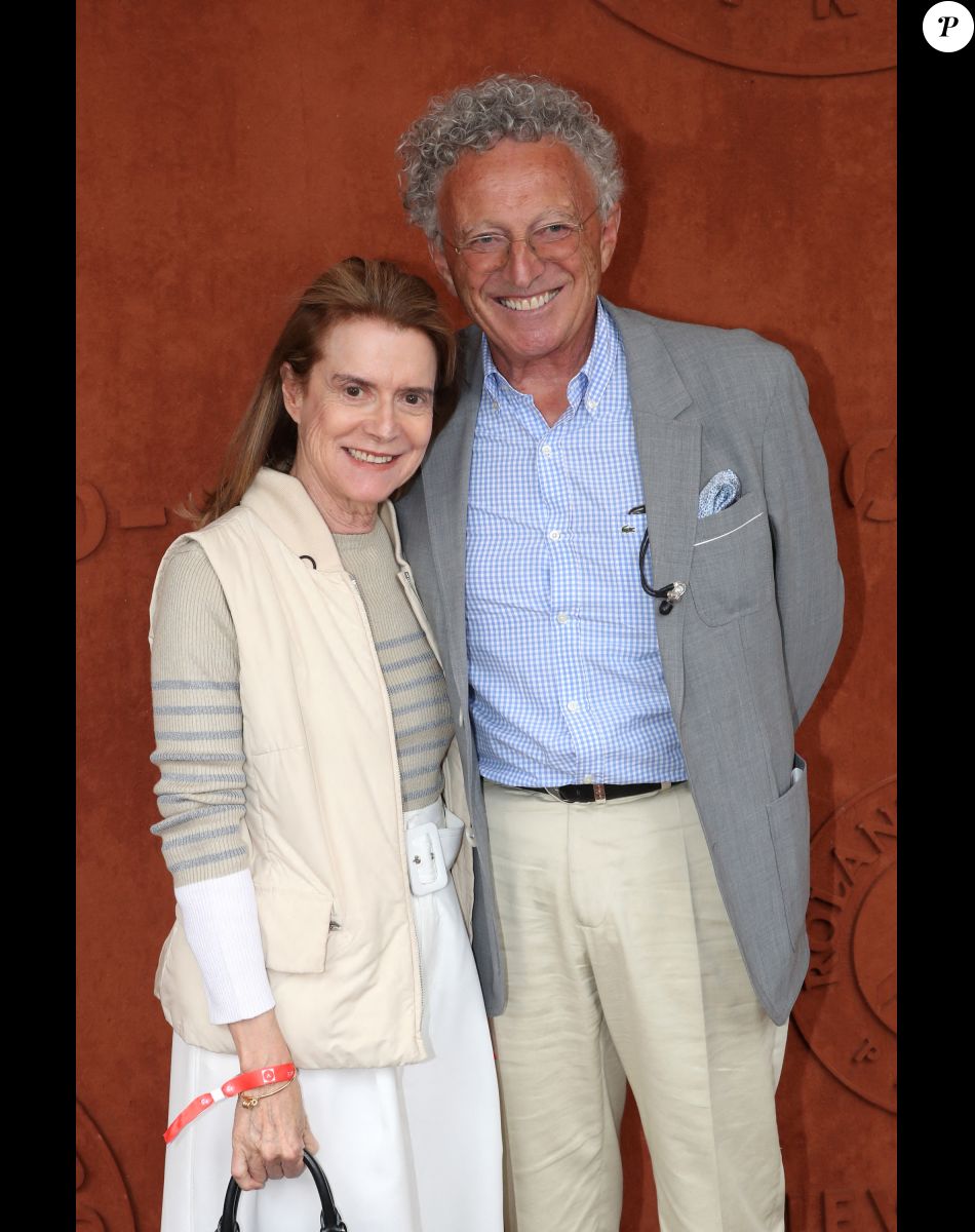 Nelson Monfort et sa femme Dominique au village (Jour 3) lors des Internationaux de France de Tennis de Roland Garros 2022, à Paris, France, le 24 mai 2022. © Bertrand Rindoff/Bestimage