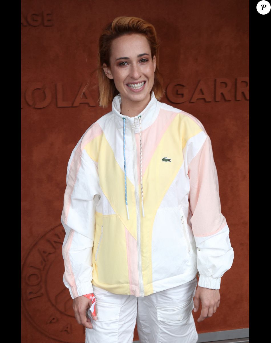 Océane Colom, dite Suzane (chanteuse) au village (Jour 3) lors des Internationaux de France de Tennis de Roland Garros 2022, à Paris, France, le 24 mai 2022. © Bertrand Rindoff/Bestimage