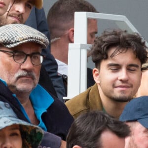 Antoine Dulery - Jour 3 - Les célébrités en tribune lors des internationaux de France de Roland Garros à Paris le 24 mai 2022.