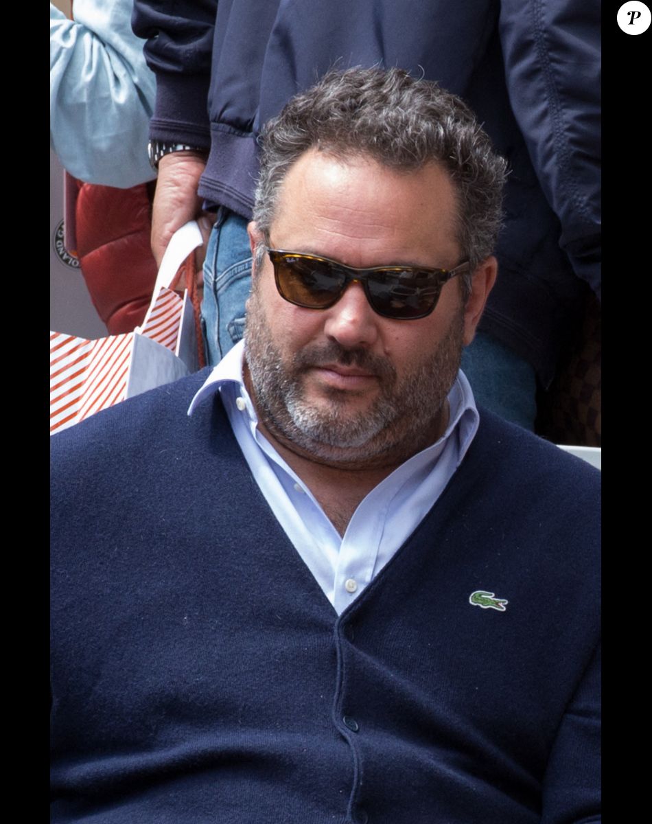 Bruce Toussaint - Jour 3 - Les célébrités en tribune lors des internationaux de France de Roland Garros à Paris le 24 mai 2022.