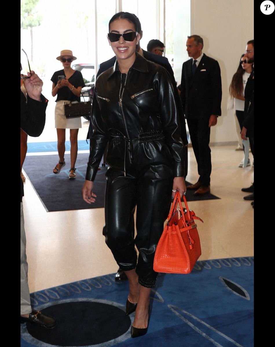 Georgina Rodriguez (la compagne de C. Ronaldo) arrive à l'hôtel "Martinez" lors du 75ème Festival International du Film de Cannes, le 25 mai 2022. © Tiziano Da Silva/Bestimage