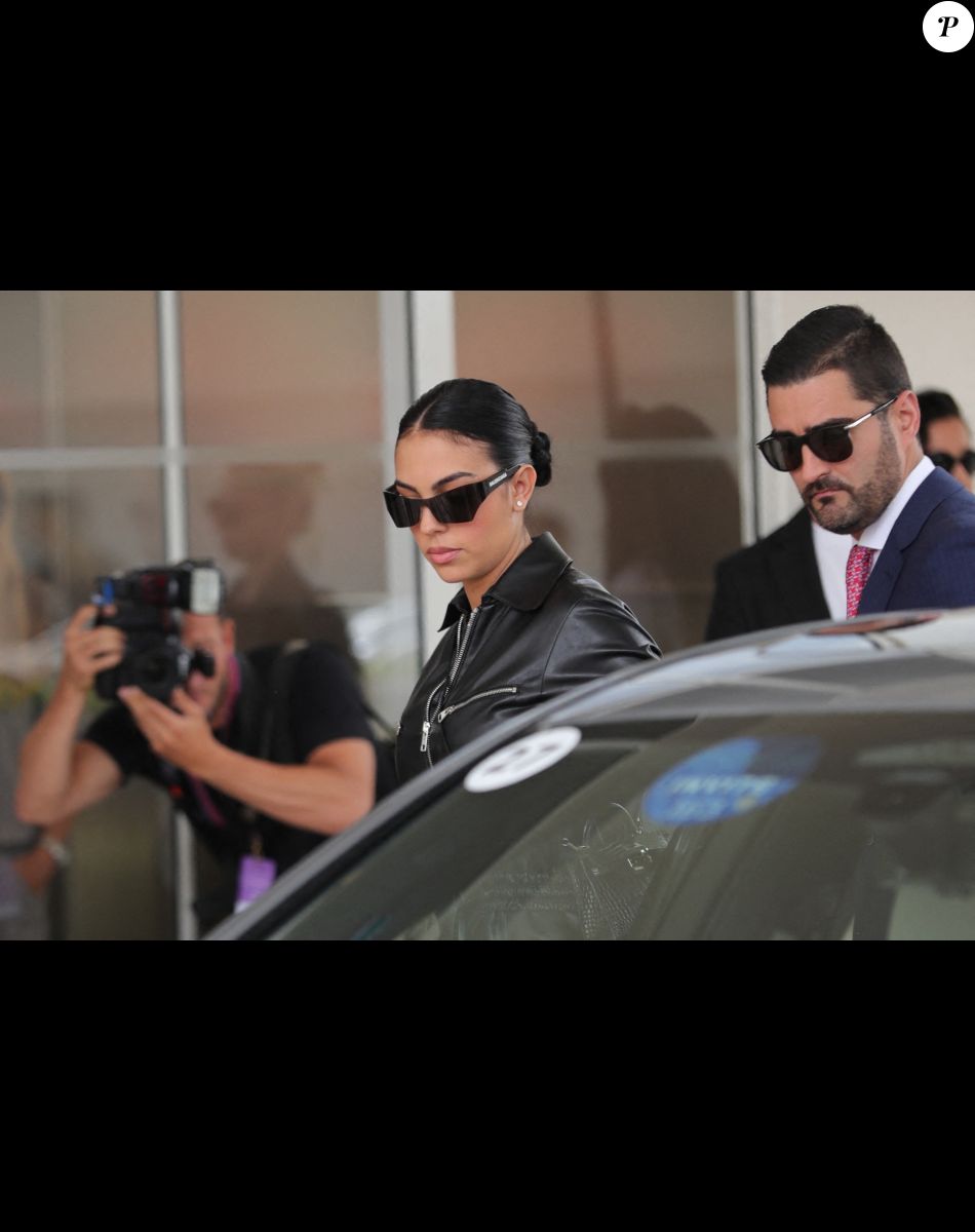 Georgina Rodriguez à la sortie de l'hôtel "Martinez" lors du 75ème Festival International du Film de Cannes, le 25 mai 2022.
