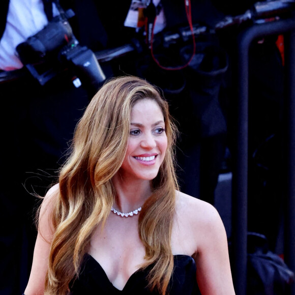 Shakira - Montée des marches du film " Elvis " lors du 75ème Festival International du Film de Cannes. Le 25 mai 2022 © Dominique Jacovides / Bestimage 