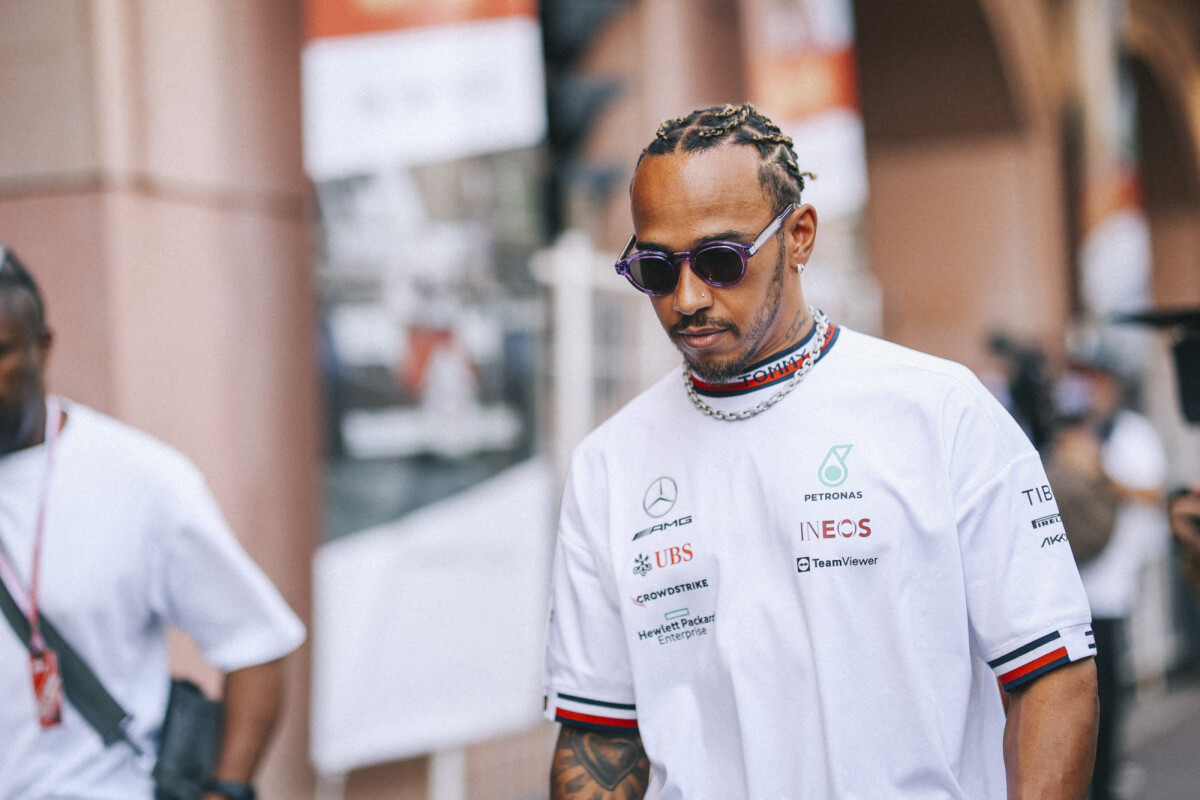 Photo Lewis Hamilton r pond aux journalistes avant le Grand Prix