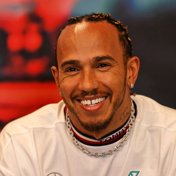 Lewis Hamilton répond aux journalistes avant le Grand Prix de F1 de Monaco prévue le 29 mai 2022. Monaco. Le 27 mai 2022.