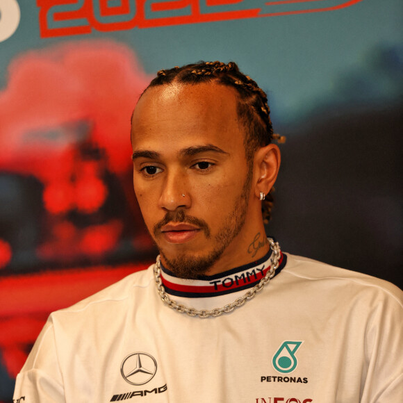 Lewis Hamilton répond aux journalistes avant le Grand Prix de F1 de Monaco prévue le 29 mai 2022. Monaco. Le 27 mai 2022.