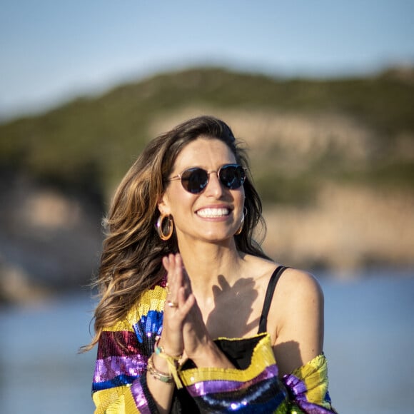 Laury Thilleman - Front row et people lors du défilé Etam Croisière 2022 au Domaine de Murtoli, Corse le 12 mai 2022. © Cyril Moreau / Bestimage