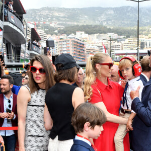 Juliette Maillot, Pierre Casiraghi, son fils Francesco Casiraghi, sa femme Beatrice Borromeo, Charlotte Casiraghi et son fils Raphaël Elmaleh - La famille de Monaco assiste au Grand Prix de F1 de Monaco, le 29 mai 2022. © Bruno Bebert/Bestimage 