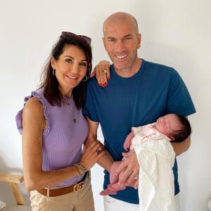 Zinedine Zidane et sa femme Véronique avec leur petite-fille, Sia.