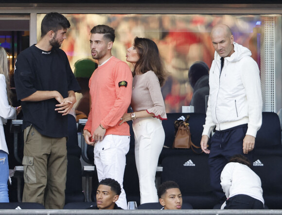 Zinedine Zidane, sa femme Véronique et leurs enfants - People à la finale de la la Ligue des Champions entre Liverpool et le Real Madrid au Stade de France à Saint-Denis le 28 mai 2022 © Cyril Moreau / Bestimage