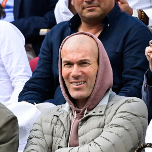 Zinedine Zidane et sa femme Véronique Zidane - Les célébrités lors des Internationaux de France de Tennis de Roland Garros 2022, le 27 mai 2022. © Federic Pestellini / Panoramic / Bestimage