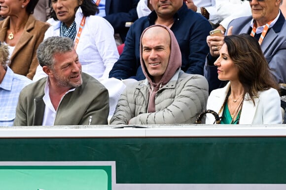 Zinedine Zidane et sa femme Véronique Zidane - Les célébrités lors des Internationaux de France de Tennis de Roland Garros 2022, le 27 mai 2022. © Federic Pestellini / Panoramic / Bestimage