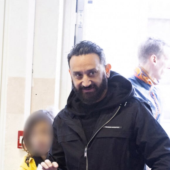 Exclusif - Cyril Hanouna vote pour le premier tour de l'élection présidentielle avec son fils à Paris avant de partir faire du padel le 10 avril 2022. © Jack Tribeca / Bestimage