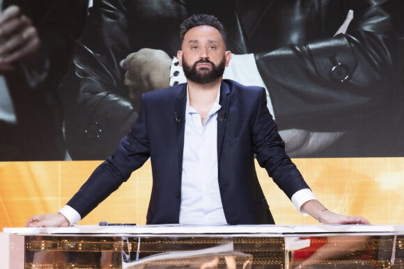 Exclusif - Cyril Hanouna sur le plateau de l'émission Touche pas à mon poste (TPMP) diffusée en direct sur C8 le 21 mars 2022. © Jack Tribeca / Bestimage 