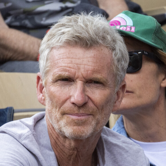 Denis Brogniart - Célébrités dans les tribunes des internationaux de France de Roland Garros à Paris le 30 mai 2022. © Cyril Moreau - Dominique Jacovides/Bestimage