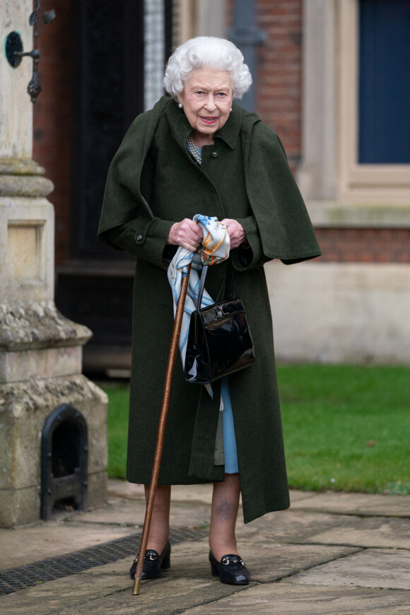 La reine Elisabeth II quitte Sandringham House, qui est la résidence de la reine à Norfolk, après une réception avec des représentants de groupes communautaires locaux pour célébrer le début du Jubilé de platine