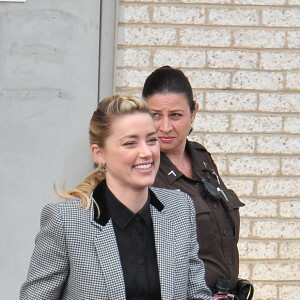 Amber Heard - J.Depp et A.Heard quittent séparément le tribunal de Fairfax lors du procès intenté par l'acteur contre son ex-femme pour diffamation. Le 24 mai 2022. 
