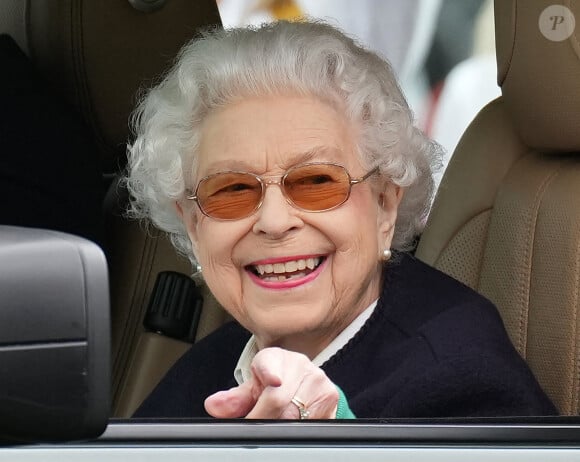 La reine Elisabeth II d'Angleterre assiste au "Royal Windsor Horse Show" à Windsor