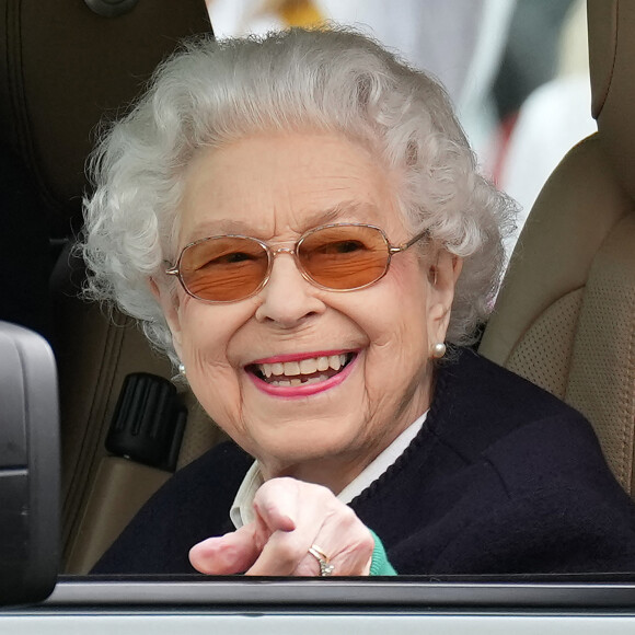 La reine Elisabeth II d'Angleterre assiste au "Royal Windsor Horse Show" à Windsor