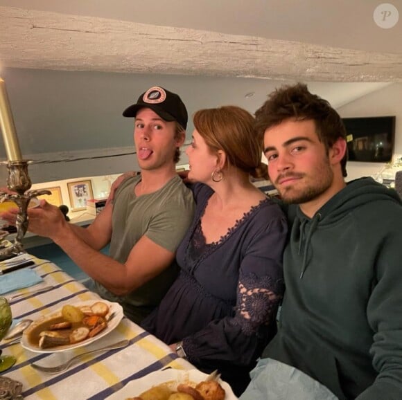Ariane Séguillon, son fils Dorian et Clément Rémiens. Instagram. Le 15 avril 2021.