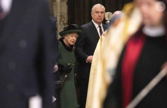 La reine Elisabeth II d'Angleterre et le prince Andrew, duc d'York - Service d'action de grâce en hommage au prince Philip, duc d'Edimbourg, à l'abbaye de Westminster à Londres, le 29 mars 2022. Le prince Philip, duc d'Edimbourg, est décédé Le 9 avril 2021. Première sortie publique de la souveraine après des ennuis de santé. 