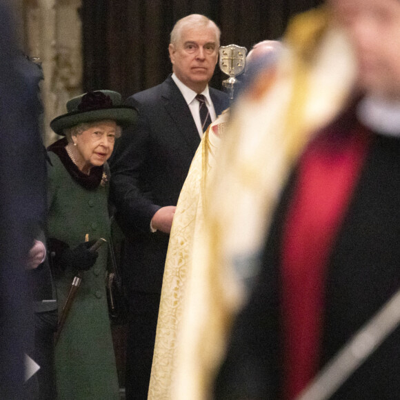 La reine Elisabeth II d'Angleterre et le prince Andrew, duc d'York - Service d'action de grâce en hommage au prince Philip, duc d'Edimbourg, à l'abbaye de Westminster à Londres, le 29 mars 2022. Le prince Philip, duc d'Edimbourg, est décédé Le 9 avril 2021. Première sortie publique de la souveraine après des ennuis de santé. 