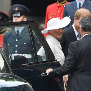 Le prince Harry, duc de Sussex et Meghan Markle, duchesse de Sussex - Les membres de la famille royale et les invités lors de la messe célébrée à la cathédrale Saint-Paul de Londres, dans le cadre du jubilé de platine (70 ans de règne) de la reine Elisabeth II d'Angleterre. Londres, le 3 juin 2022.