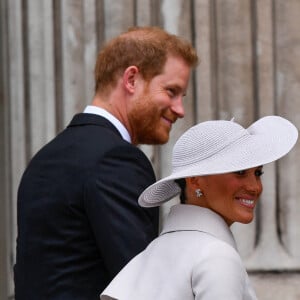 Le prince Harry, duc de Sussex, et Meghan Markle, duchesse de Sussex - Les membres de la famille royale et les invités lors de la messe célébrée à la cathédrale Saint-Paul de Londres, dans le cadre du jubilé de platine (70 ans de règne) de la reine Elisabeth II d'Angleterre. Londres, le 3 juin 2022.