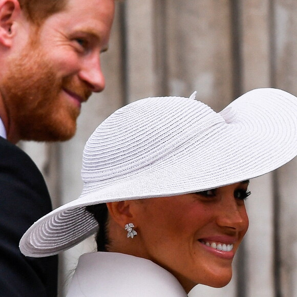 Le prince Harry, duc de Sussex, et Meghan Markle, duchesse de Sussex - Les membres de la famille royale et les invités lors de la messe célébrée à la cathédrale Saint-Paul de Londres, dans le cadre du jubilé de platine (70 ans de règne) de la reine Elisabeth II d'Angleterre. Londres, le 3 juin 2022.