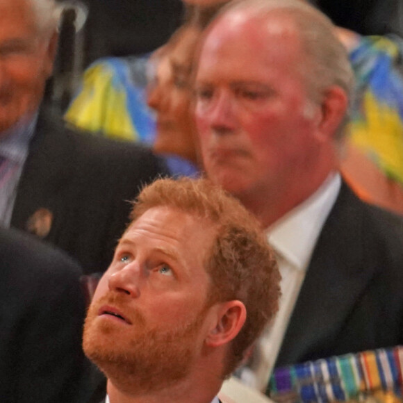 Le prince Harry, duc de Sussex, et Meghan Markle, duchesse de Sussex - Les membres de la famille royale et les invités lors de la messe célébrée à la cathédrale Saint-Paul de Londres, dans le cadre du jubilé de platine (70 ans de règne) de la reine Elisabeth II d'Angleterre. Londres, le 3 juin 2022.