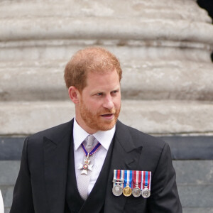 Le prince Harry, duc de Sussex, et Meghan Markle, duchesse de Sussex - Les membres de la famille royale et les invités lors de la messe célébrée à la cathédrale Saint-Paul de Londres, dans le cadre du jubilé de platine (70 ans de règne) de la reine Elisabeth II d'Angleterre. Londres, le 3 juin 2022.