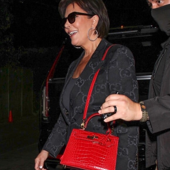 Kris Jenner à la sortie du restaurant "Craig's" à Los Angeles, le 2 juin 2022. 