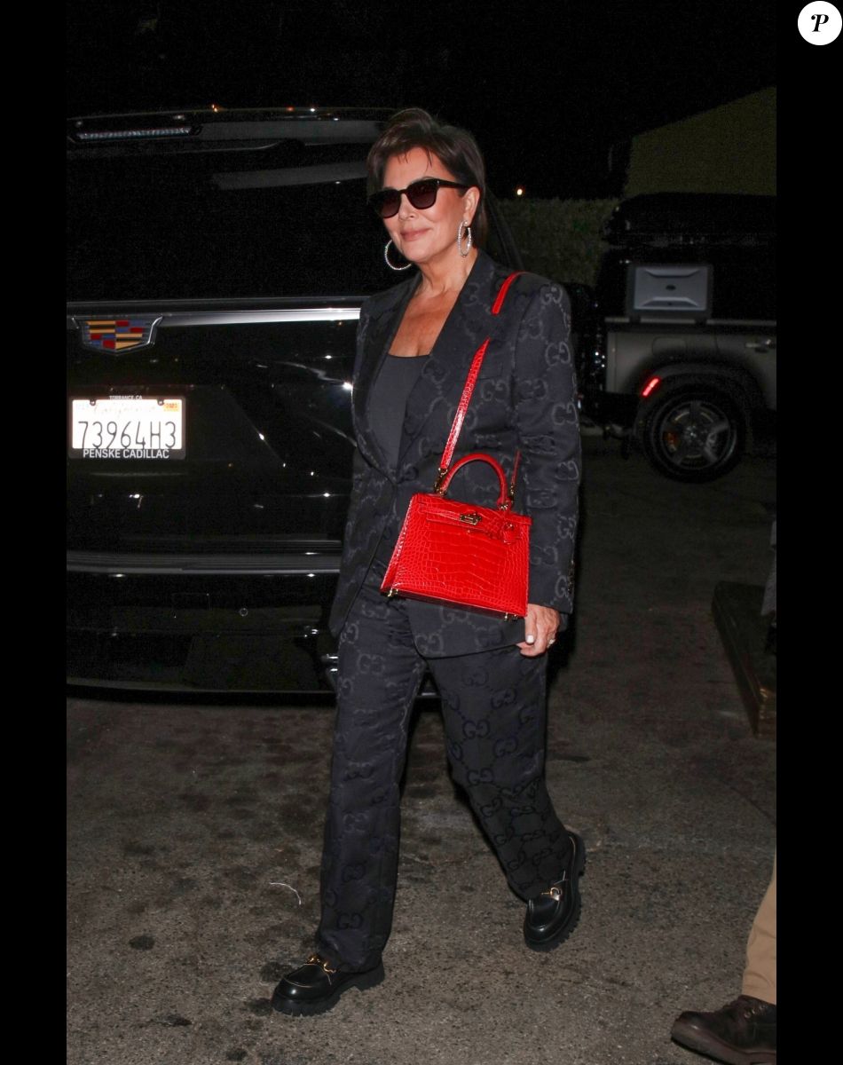 Exclusive - Kris Jenner leaving "Craig's"  in Los Angeles on June 2, 2022. EXCLUSIVE West Holywood, CA - Kris Jenner leaves Craig's restaurant after dinner with daughters Khloe and Kendall.