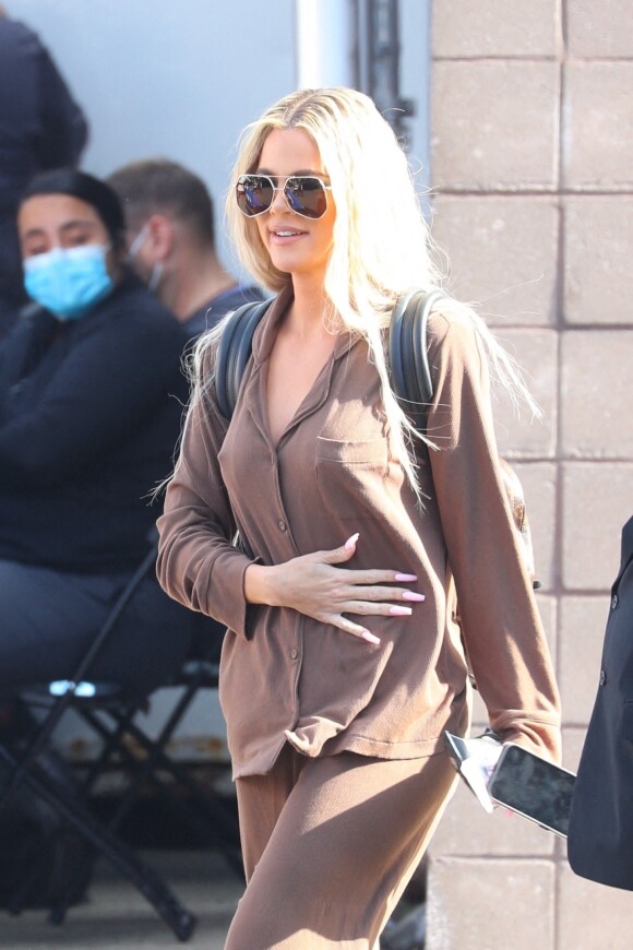 Khloe Kardashian se promène dans les rues de New York.