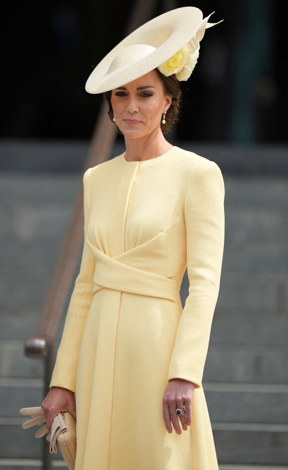 Catherine (Kate) Middleton, duchesse de Cambridge, - Les membres de la famille royale et les invités à la sortie de la messe du jubilé, célébrée à la cathédrale Saint-Paul de Londres, Royaume Uni, le 3 juin 2022.