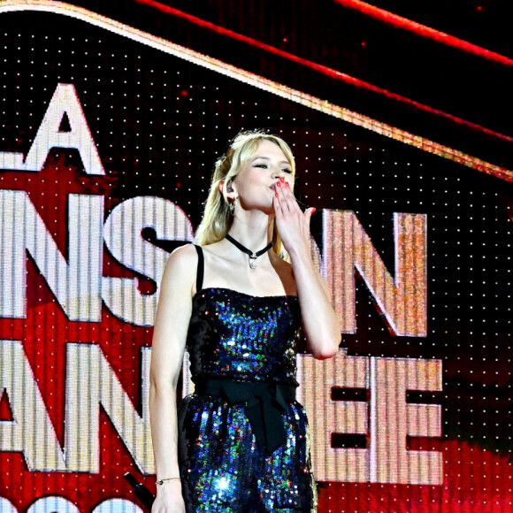 Exclusif - No Tabloids - La chanteuse Angèle - Enregistrement de l'émission "La Chanson de l'Année 2022" à Toulon © Bruno Bebert / Bestimage