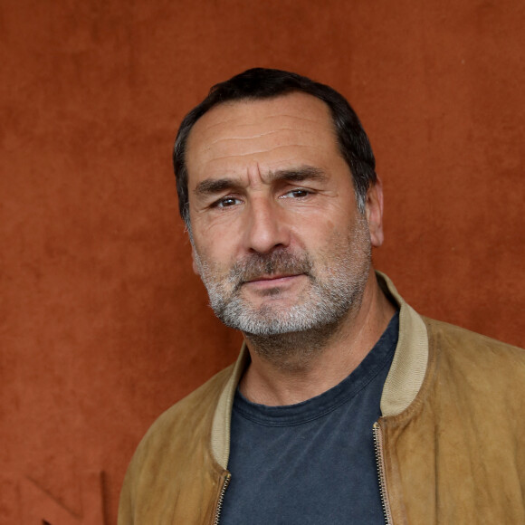 Gilles Lellouche au village lors des Internationaux de France de Tennis de Roland Garros à Paris, France © Dominique Jacovides/Bestimage 