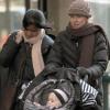 Naomi Watts, à New York, promène ses deux garçons. 1er février 2010