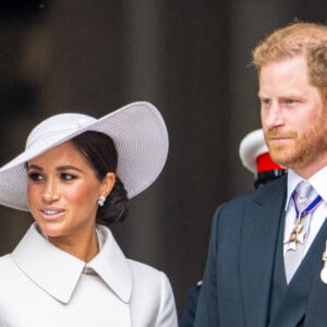 Le prince Harry, duc de Sussex, et Meghan Markle, duchesse de Sussex - Les membres de la famille royale et les invités lors de la messe célébrée à la cathédrale Saint-Paul de Londres, dans le cadre du jubilé de platine (70 ans de règne) de la reine Elisabeth II d'Angleterre. Londres, le 3 juin 2022.