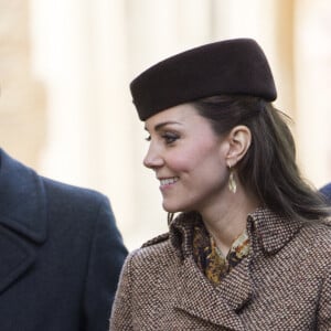 Le prince Harry, le prince William et Catherine Kate Middleton, la duchesse de Cambridge enceinte - La famille royale anglaise se rend à la messe de Noël à Sandringham, le 25 décembre 2014.