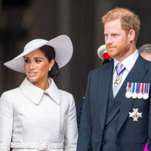 Le prince Harry et Meghan Markle lors de la messe célébrée à la cathédrale Saint-Paul de Londres, dans le cadre du jubilé de platine (70 ans de règne) de la reine Elisabeth II