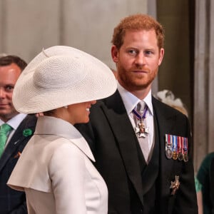 Le prince Harry, duc de Sussex et Meghan Markle, duchesse de Sussex - Les membres de la famille royale et les invités lors de la messe célébrée à la cathédrale Saint-Paul de Londres, dans le cadre du jubilé de platine (70 ans de règne) de la reine Elisabeth II d'Angleterre. Londres, le 3 juin 2022.