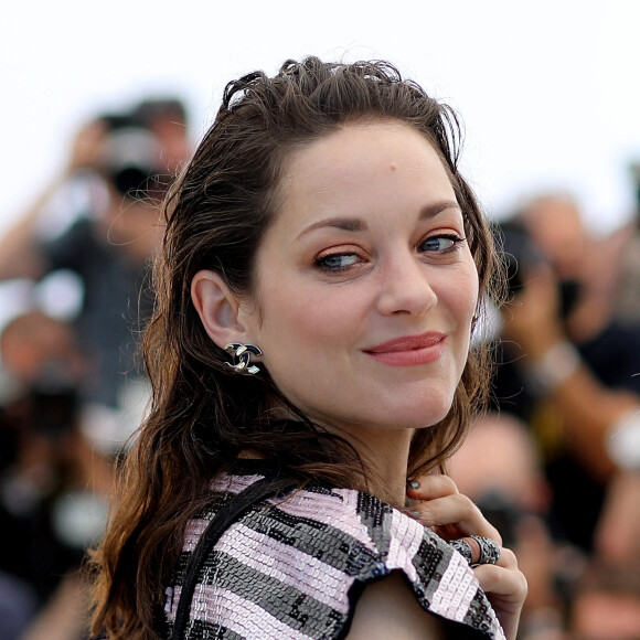 Marion Cotillard (coproductrice) au photocall du film Bigger than us (Cinéma pour le climat) lors du 74ème festival international du film de Cannes le 10 juillet 2021 © Borde / Jacovides / Moreau / Bestimage 