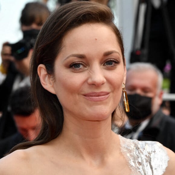 Marion Cotillard lors de la montée des marches du film " Annette " lors de la cérémonie d'ouverture du 74ème Festival International du Film de Cannes. © Rachid Bellak / Bestimage 