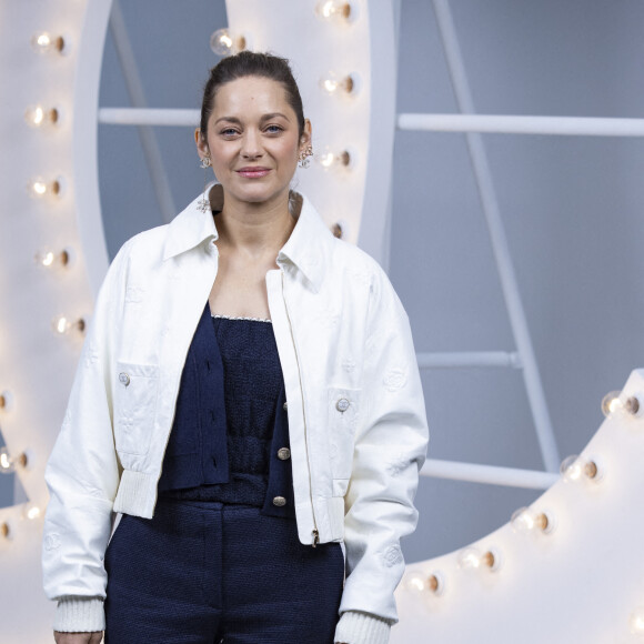 Marion Cotillard - Photocall du défilé de mode prêt-à-porter printemps-été 2021 "Chanel" au Grand Palais à Paris. Le 6 octobre 2020 © Olivier Borde / Bestimage 