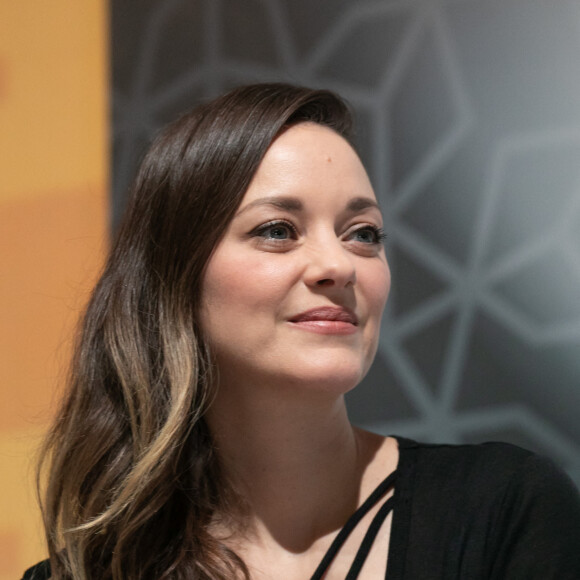 Marion Cotillard participe aux "Conversations" avec Jean-Pierre Lavoignat lors de la 18ème édition du Festival International du Film de Marrakech (FIFM), le 30 novembre 2019. © Romuald Meigneux/Bestimage 