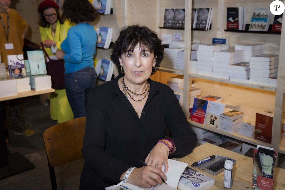 Isabelle Alonso au Festival du Livre de Paris au Grand Palais éphémère à Paris, France, le 22