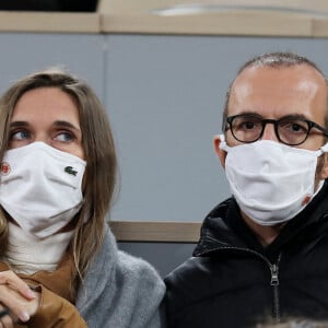 Maurici Calogero et sa compagne Marie Bastide en tribune lors de la finale homme des internationaux de tennis de Roland Garros à Paris remportée par Rafael Nadal en trois set le 11 octobre 2020. © Dominique Jacovides / Bestimage