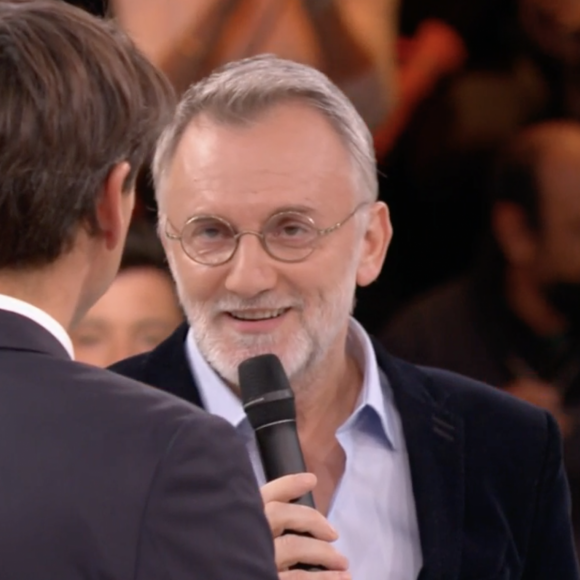 Frédéric Lopez dévoile un tout nouveau look dans "J'ai une idée pour la France" sur France 2