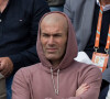 Zinedine Zidane - Les célébrités dans les tribunes lors des Internationaux de France de Tennis de Roland Garros. © MPP / Bestimage 
